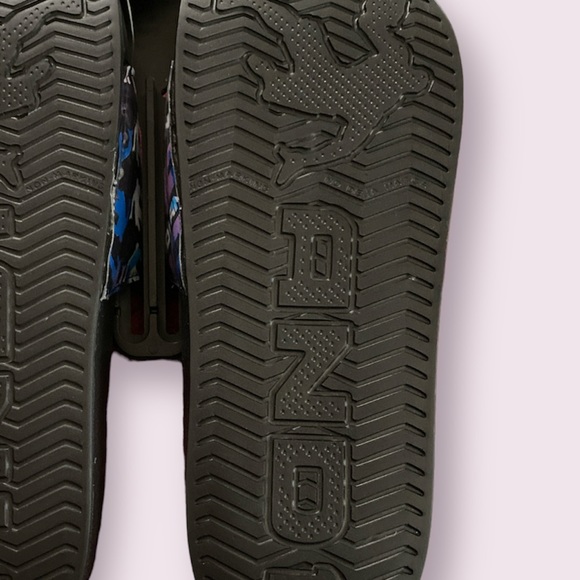 And1 slides size 8 - Picture 3 of 4